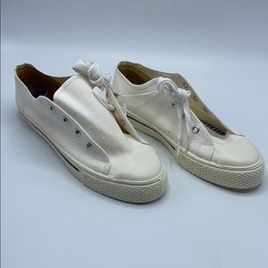 Kinsman vintage canvas white shoes
